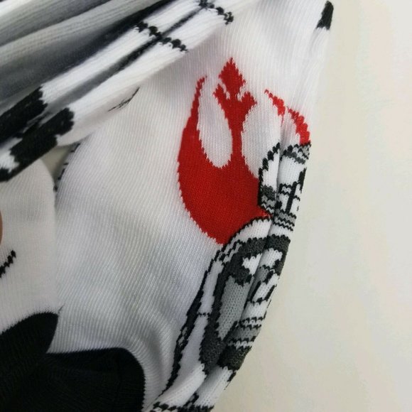 Disney Star Wars Womens No Show Socks Size 9-11 Shoe Size 4-10 BB8 Millennium - Picture 6 of 11